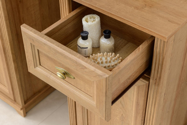 Complete bathroom set in five parts