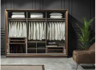 Elegant bedroom furniture set in 6 parts.