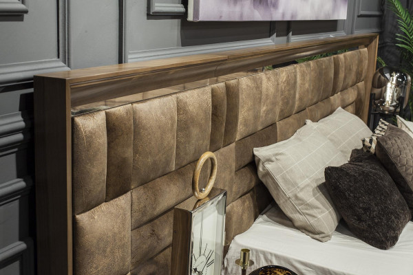 Ideal decor for the bedroom with wardrobe, nightstand, and bed in 5 parts.