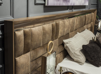 Ideal decor for the bedroom with wardrobe, nightstand, and bed in 5 parts.