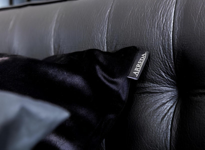 Ideal complete bedroom set with bed, nightstand, and wardrobe in 4 parts.