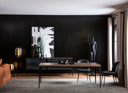 Luxury table with 4 folding chairs