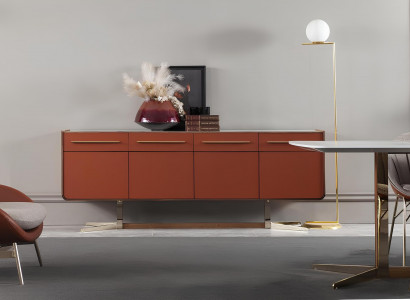 Table and chairs for 6 people