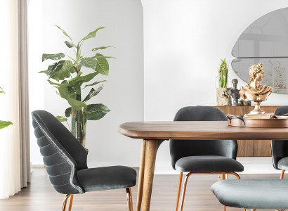 Set with 10 pieces of chairs and cabinet made of brown wood