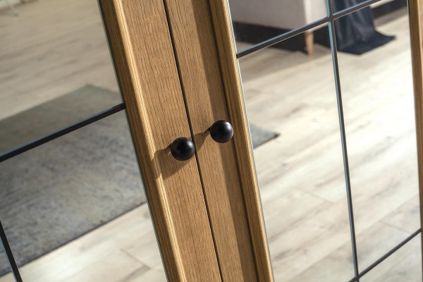 Modern and elegant wardrobe