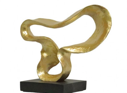 Abstract figure with sculptural design