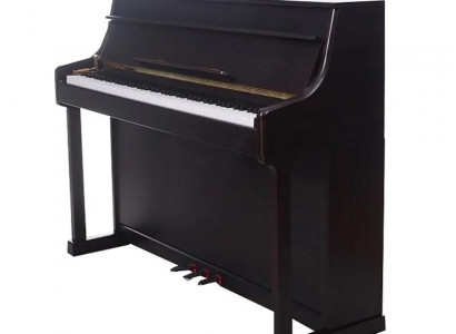 Black digital piano, excellent learning experience