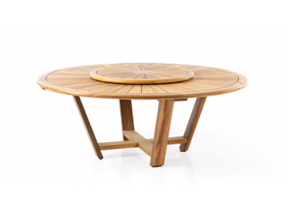 Minimalist dining table that creates hygge