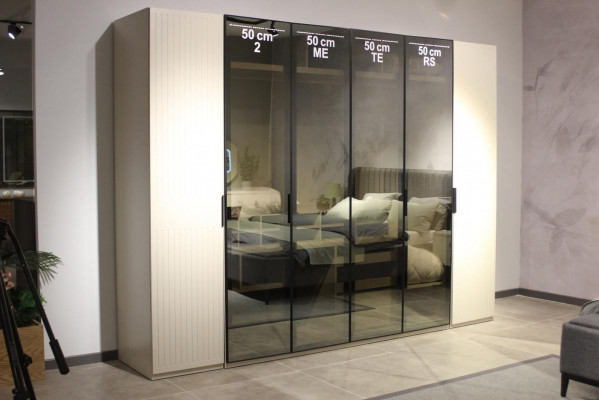New and Modern Bedroom High-Quality Wardrobe with Elegant Design