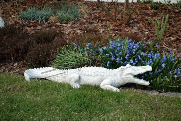 Garden decoration crocodile terrace stone figures figure statue