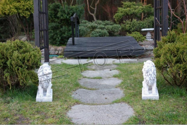 Lion garden figure patio garden sculpture figures sculptures decor statues