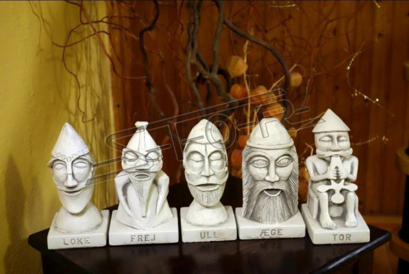 Gate Designer Figurine Statue Statues Figures Sculpture Sculptures 17cm