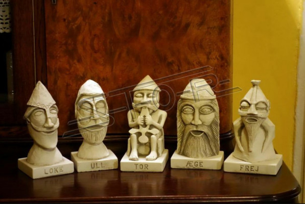 Gate Designer Figurine Statue Statues Figures Sculpture Sculptures 17cm