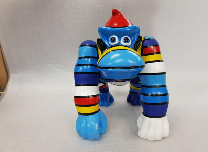 New modern designer figure: Decorative gorilla statue for the garden