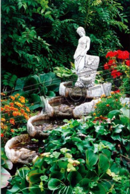 Flower pots, natural plant containers, garden decoration, vases, flowerpots, figure