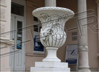 Flower vase, flower box, garden decor, stone decoration, antique style flowers