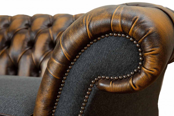 Three-seater luxury 3-seater sofa upholstered classic seating living room furniture