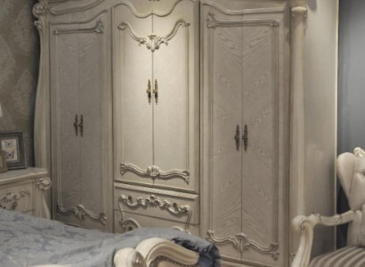 Classic antique style wardrobe cabinet wood closet bedroom baroque