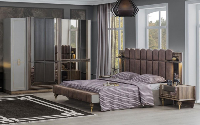 Bedroom Set Luxury Double Bed Wood Brown Fabric Bed Set 4-piece