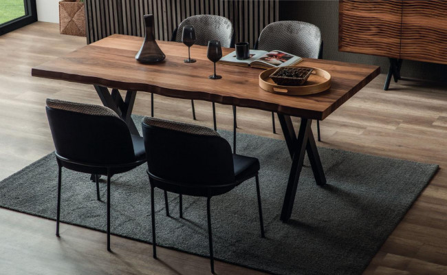 Complete Brown-Black Dining Set Designer Wooden Dining Table Upholstered Chairs