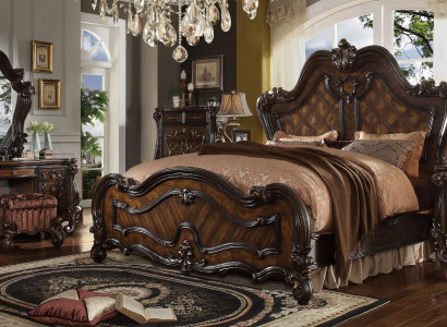 Chesterfield double bed, bed design, luxury beds, baroque antique style.