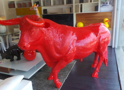 Designer Abstract Figure Modern Figurines Decoration Bull Garden Sculptures New