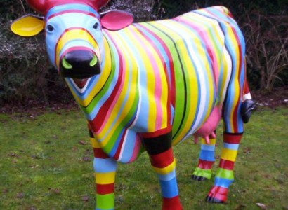 Designer Abstract Modern Figure Statues Cow Plastic Decoration Garden Sculptures