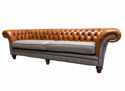 Classic 4-seater Chesterfield couch in brown - High-quality textile and elegant leather design