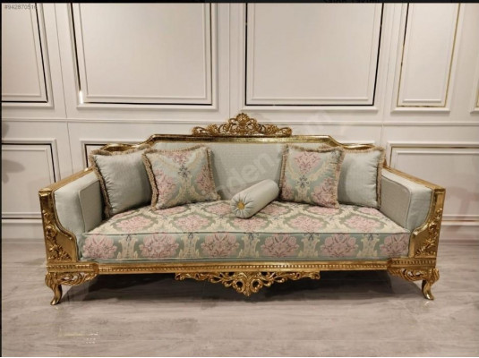 Classic Three-Seater Couch Baroque Beige 3-Seater Sofa Couches Furniture Sofas