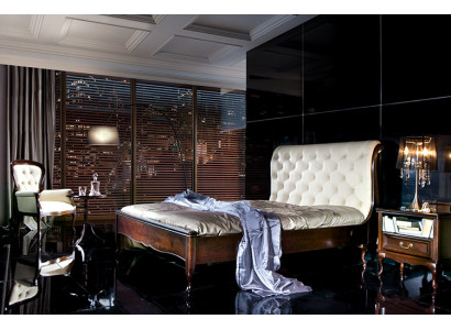 Chesterfield Bed Double Bed Genuine Leather Upholstered Beds with Swarovski Possible