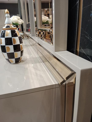Luxurious modern dresser with 3 mirrors exclusive design and high quality