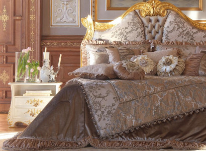 Luxurious Chesterfield-style headboard for your bed