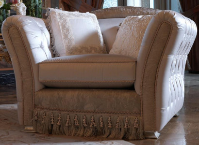 Luxury Armchair Upholstered Throne Solid Wood Italian Furniture Single Seater Sofa Couch New