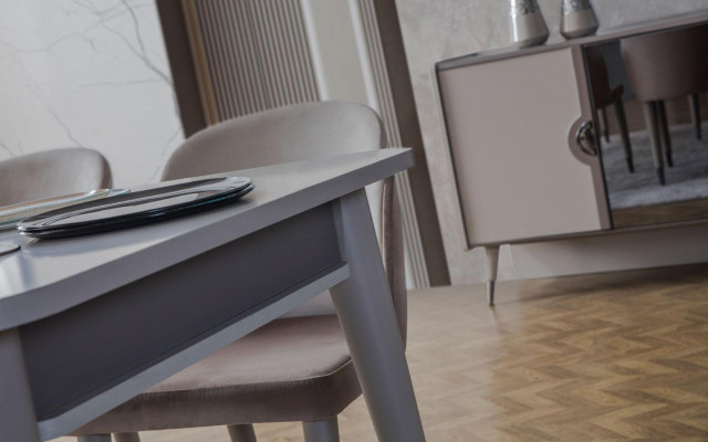 Luxurious extendable table designer modern dining room textile chairs