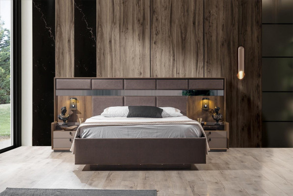 Luxurious Bedroom Set Brown Double Bed 2x Nightstands 3-piece New