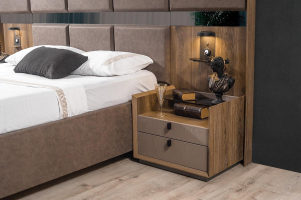 Luxurious Bedroom Set Brown Double Bed 2x Nightstands 3-piece New