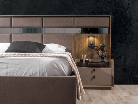 Luxurious Bedroom Set Brown Double Bed 2x Nightstands 3-piece New