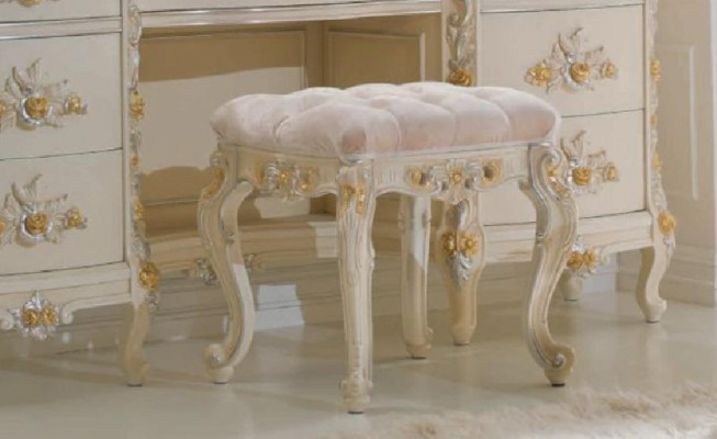 Chesterfield ottoman side luxury bench upholstered bedroom baroque