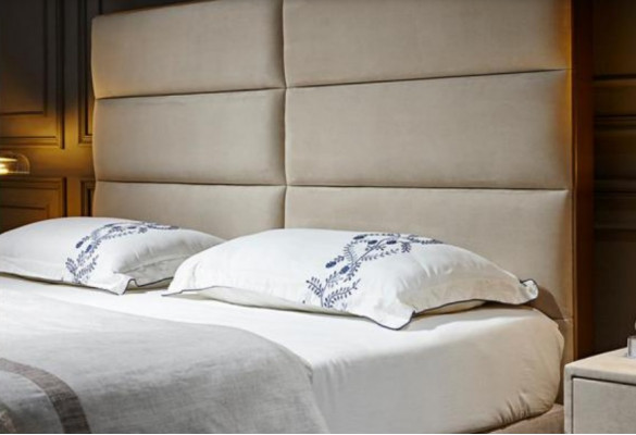 Bed 2x Nightstand 3-piece. Bedroom Set Design Luxury Bedroom Hotel Furniture