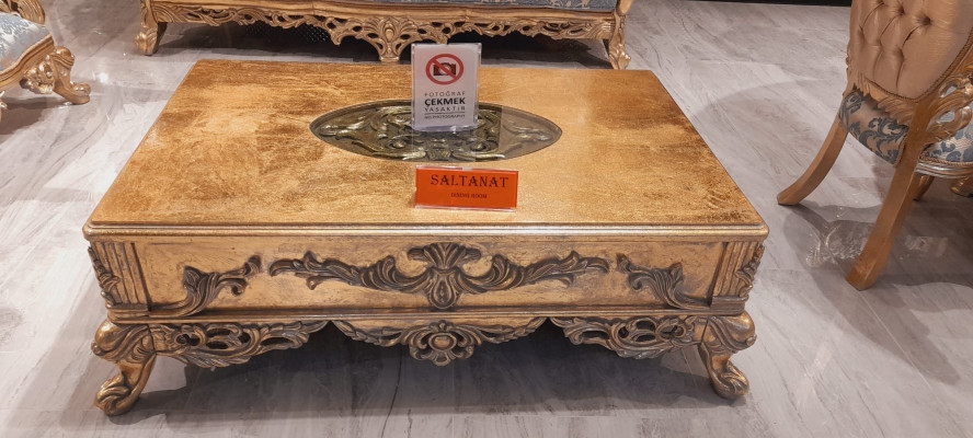 Baroque Coffee Table Gold-Colored Carved Legs Table Wood Living Room
