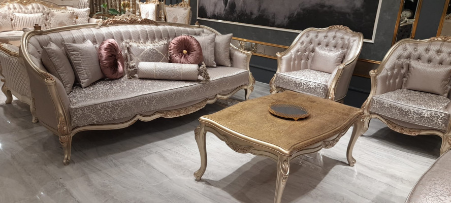 Chesterfield Baroque Three-Seater Couch Upholstered Furniture French Interior