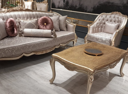 Chesterfield Baroque Three-Seater Couch Upholstered Furniture French Interior