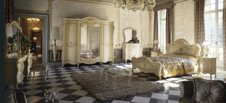 Incomparable classic 10-piece Italian bedroom set