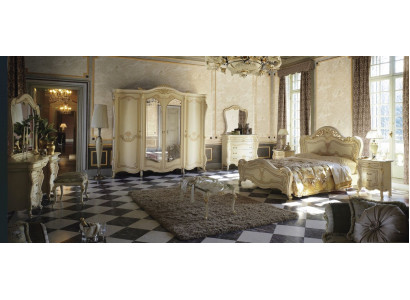 Incomparable classic 10-piece Italian bedroom set