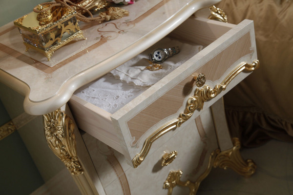 Design bedroom complete set bed nightstand dresser new Italian 6-piece set.