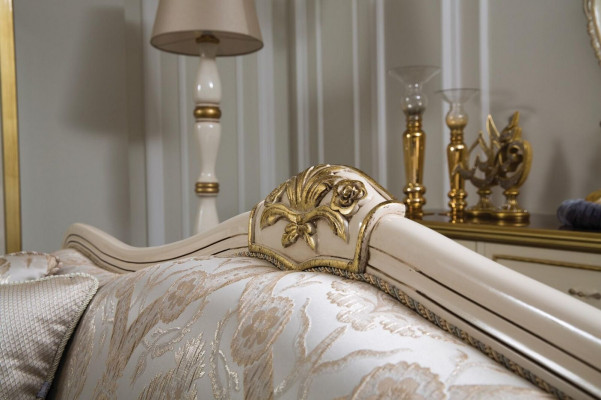 Baroque Armchair Gold Beige Single Armchair Classic Style Furniture Velvet Wood