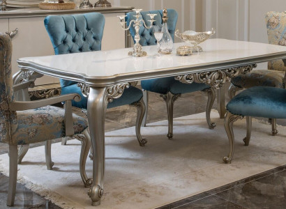 Magnificent dining table in classic design with exclusive tabletop.