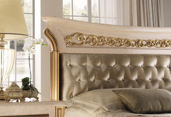 Bedroom set bed, nightstand, dresser, mirror, stool new 7-piece Baroque Rococo