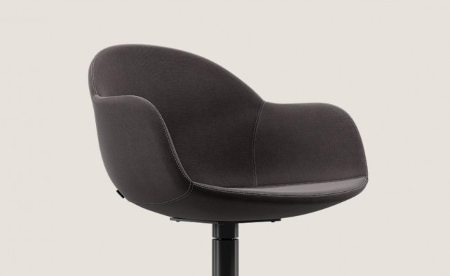 Designer black dining room chair with stainless steel base luxury single-seater new