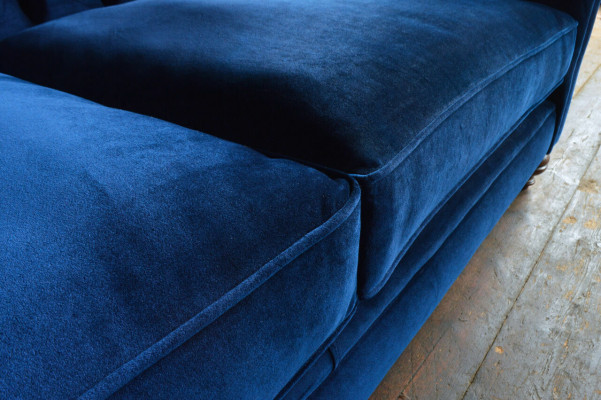 Design 4-Seater Sofa Couch Textile Upholstery Blue Classic Sofas Chesterfield New